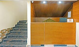 Treebo Dev With Valley View, Mall Road