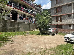 Treebo Dev With Valley View, Mall Road