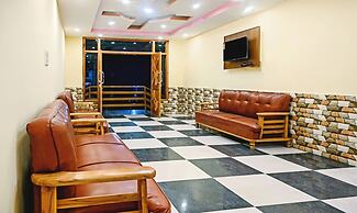 Treebo Dev With Valley View, Mall Road