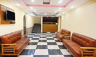 Treebo Dev With Valley View, Mall Road