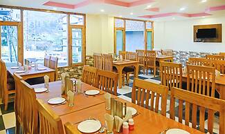 Treebo Dev With Valley View, Mall Road