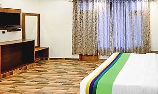 Treebo Dev With Valley View, Mall Road