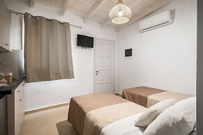Albatross Apartments by Konnect, Ipsos