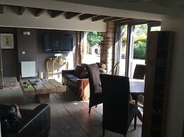 Impeccable Cottage Suitable for 2 Adults & 1 Child