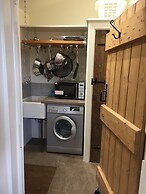 Impeccable Cottage Suitable for 2 Adults & 1 Child