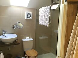 Impeccable Cottage Suitable for 2 Adults & 1 Child