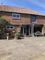 Impeccable Cottage Suitable for 2 Adults & 1 Child