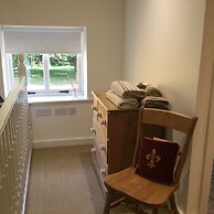 Impeccable Cottage Suitable for 2 Adults & 1 Child