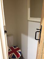 Impeccable Cottage Suitable for 2 Adults & 1 Child