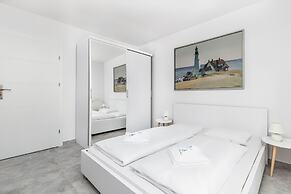 Penthouse Baltic Park 16/331 by Renters