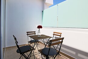 Phaedrus Living: Seaside Luxury Flat Lighthouse 62