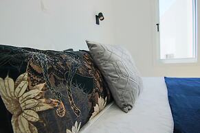 Phaedrus Living: Seaside Luxury Flat Lighthouse 62