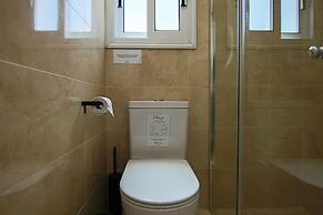 Phaedrus Living: Seaside Luxury Flat Lighthouse 62