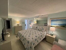 Ocean Hideaway 111 2 Bedroom Condo by RedAwning