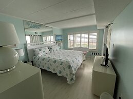 Ocean Hideaway 111 2 Bedroom Condo by RedAwning