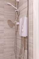 Homely Spaces Apt A, Large Studio W/king, 2guests