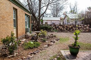 Langridge Lodge Studio Residence by RedAwning