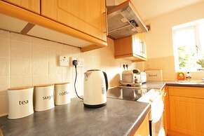 Fantastic 2-bed House in Hull. Garden, Sky tv