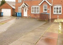 Fantastic 2-bed House in Hull. Garden, Sky tv