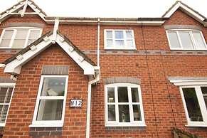 Fantastic 2-bed House in Hull. Garden, Sky tv