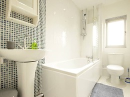 Fantastic 2-bed House in Hull. Garden, Sky tv