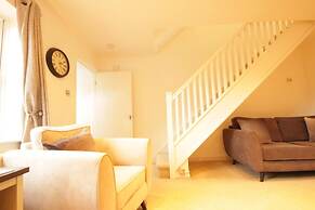 Fantastic 2-bed House in Hull. Garden, Sky tv