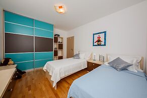 Luxury Secluded Villa w. Pool, Jacuzzi and Garden