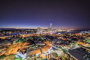 The Meriton on Main Beach