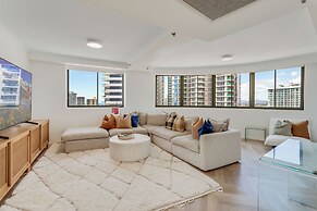 The Meriton on Main Beach