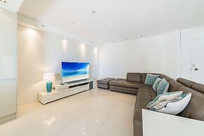 The Meriton on Main Beach