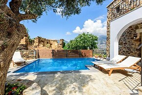 Minos Country Living Apartments