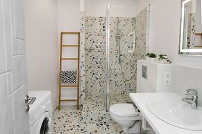 Apartment Etazhydaily Azina