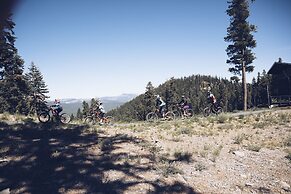 Cozy Aspen Grove 2 bed 2 bath by RedAwning Save 10% on 3 Nights, 15% o