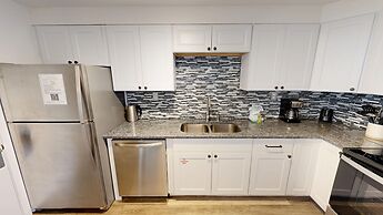 Sea Palm 1D is a 2 BR 1 Bath that is pet friendly and sleeps 6 by RedA