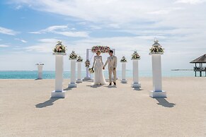 Le Meridien Maldives Resort & Spa