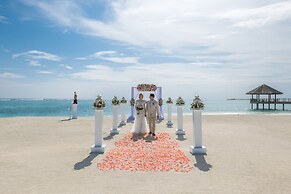 Le Meridien Maldives Resort & Spa