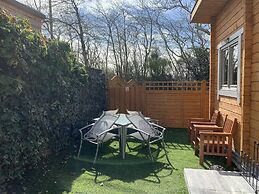 Immaculate Cabin 5 Mins to Inverness Dog Friendly