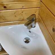 Immaculate Cabin 5 Mins to Inverness Dog Friendly