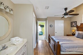 Pelican Pass by ALBVR