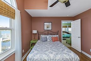 Pelican Pass by ALBVR