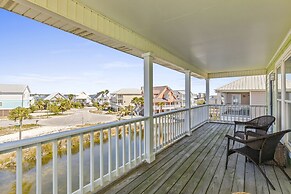 Pelican Pass by ALBVR