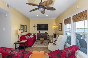 Pelican Pass by ALBVR