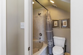 Pelican Pass by ALBVR