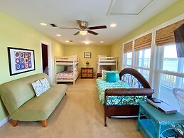 Pelican Pass by ALBVR