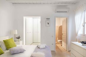 Modern Cycladic Style Villa Xara