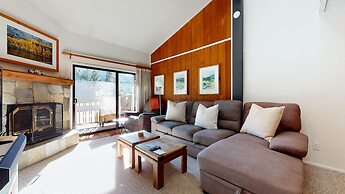 Summit 293 Bright, Spacious with Under Ground Parking, Walk to Eagle L