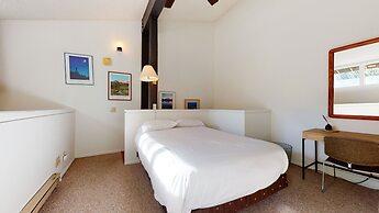 Summit 293 Bright, Spacious with Under Ground Parking, Walk to Eagle L