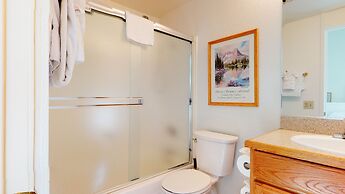 Summit 293 Bright, Spacious with Under Ground Parking, Walk to Eagle L