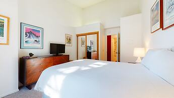 Summit 293 Bright, Spacious with Under Ground Parking, Walk to Eagle L