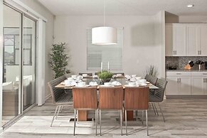 Storey Lake Dream Home With Gorgeous Lake View! 6 Bedroom Home by RedA